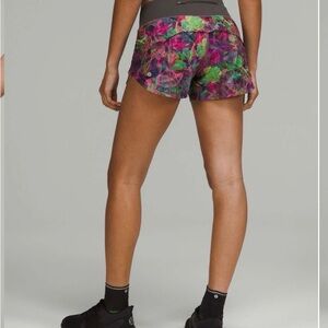 LULULEMON | Speed Up Mid Rise Lined Shorts Vivid Floral/Graphite Women’s Size 2